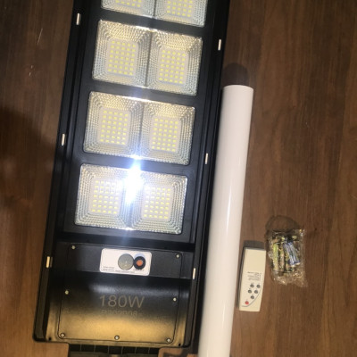 Đèn Năng Lượng Mặt Trời Liền Thể 240w,360w,500w có tay đèn + bass. NLMT 500W & đèn Cảm Biến