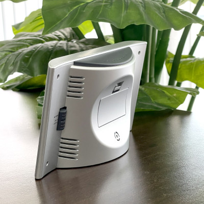 Đồng hồ Rhythm LCT061NR19- Kt 18.6 x 11.5 x 5.0cm, 305g. Vỏ nhựa. Dùng Pin.