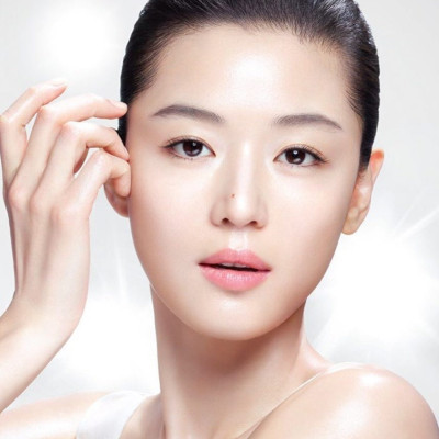 Mặt Nạ Dưỡng Da Mặt Cấp Ẩm Và Dưỡng Trắng Mịn Dành Cho Loại Da Khô Dr.Ci:Labo White C Whitening Mask (Set 05 miếng)