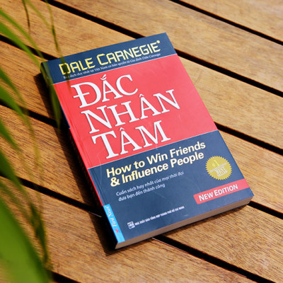 Combo Sách Kỹ Năng Sống:  Đắc Nhân Tâm (Tái Bản 2019) + Dám Thành Công (Tái Bản 2019) - (Cuốn Sách Làm Thay Đổi Cuộc Đời Hàng Triệu Người Trên Thế Giới / Tặng Kèm Postcard Happylife)