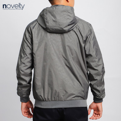 Áo jacket nam in chìm nón rời Novelty xám đậm 2203182