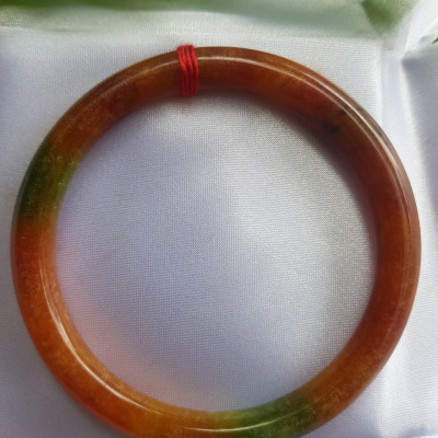 Vòng Mã Não Tứ Quý đỏ xanh bông Ni 55mm chột 7mm nặng 54kg đến 62kg đeo đẹp sẽ giúp cho bạn trông thật nổi bật và thu hút mọi ánh nhìn xung quanh đấy ạ