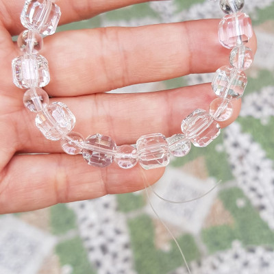  Vòng tay phong thuỷ nữ đá thạch anh trắng trong tự nhiên kiểu vuông giác tròn Size hạt vuông 10mm hạt tròn nhỏ 6mm Nữ mệnh kim mệnh Thủy đeo hợp may mắn tốt sức khoẻ công việc ạ