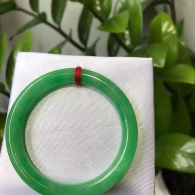 Vòng Tay Phong Thủy Đá Cẩm Thạch Lý B size 48mm x dầy 7,5mm Màu Xanh Lá nhẹ đều vòng đẹp Nữ nữ 35kg - 49kg đeo ạ