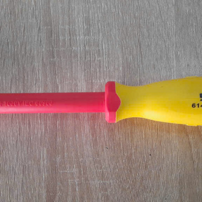 Tua vít vặn đai ốc cách điện 1000V VDE 14mm x 125mm SATA 61414