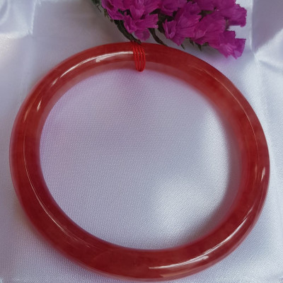 Vòng Cẩm Thạch Đỏ đẹp A 58mm x cọng 8mm màu đỏ tươi sáng bóng mượt đỏ là màu chiến thắng chuẩn hợp nữ mạng hỏa mạng thổ 55kg - 68kg đeo đẹp tay may mắn tốt sức khỏe công việc rực rỡ tài lộc ạ