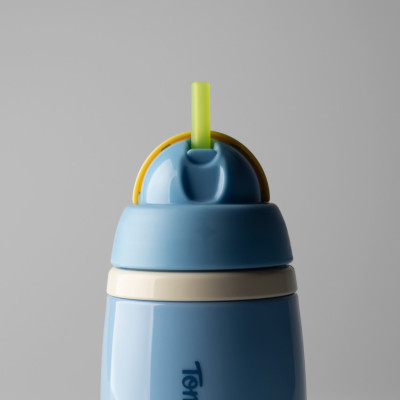 Bình uống nước giữ nhiệt có ống hút chống tràn, chống sặc Tommee Tippee ACTIVE STRAW, 266ml, cho bé từ 12 tháng – Xanh