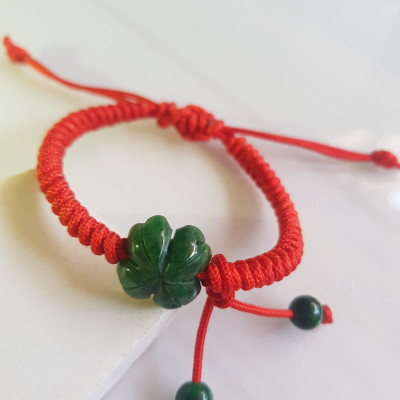 Vòng Đeo Tay Nữ Kiểu Dây Đỏ Cỏ 4 lá Xanh mới lạ đẹp lắm Chất liệu đá cẩm thạch xanh lá cỏ thắt dây kiểu đỏ rẻ đẹp Nữ đeo tay may mắn tăng đưa rút chỉnh theo tay lớn nhỏ được hết đẹp lắm ạ
