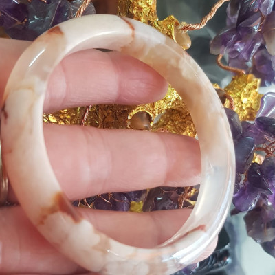 Vòng đeo tay Nữ Bản Hẹ Đá Mã Não Hoa Rau Câu Vòng tay Ni 53mm x Cao 10mm x dầy 7mm bóng đẹp Nữ 50kg - 53kg  đeo xinh màu hoa nhẹ nhàng rất xinh xắn ạ