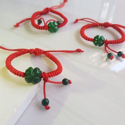 Vòng Đeo Tay Nữ Kiểu Dây Đỏ Cỏ 4 lá Xanh mới lạ đẹp lắm Chất liệu đá cẩm thạch xanh lá cỏ thắt dây kiểu đỏ rẻ đẹp Nữ đeo tay may mắn tăng đưa rút chỉnh theo tay lớn nhỏ được hết đẹp lắm ạ