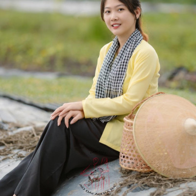 Bộ bà ba lụa vàng quần phi đen - Có bộ bà ba Bigsize- may sỉ bà ba toàn quốc - May bộ bà ba theo yêu cầu