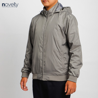 Áo jacket nam in chìm nón rời Novelty xám nhạt 2203272