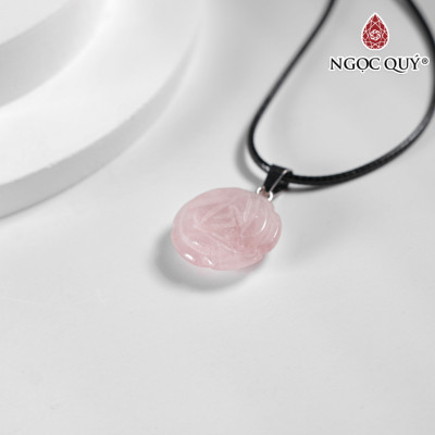 Mặt dây chuyền hoa mẫu đơn thạch anh hồng 20mm mệnh hỏa, thổ - Ngọc Quý Gemstones