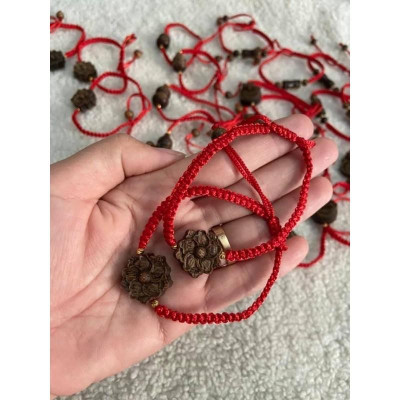 Vòng Chỉ đỏ Trầm hương may mắn