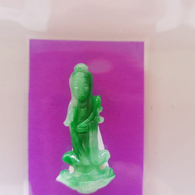 Mặt dây chuyền Nữ Phật Quan Âm Mới Sịn Đứng Đài Sen Đá cẩm thạch tự nhiên đẹp Size Cao 37mm x ngang 16mm x dầy 4mm Màu Xanh Lý đậm lam trắng đài sen nữ Bọc Vàng đeo đẹp ạ