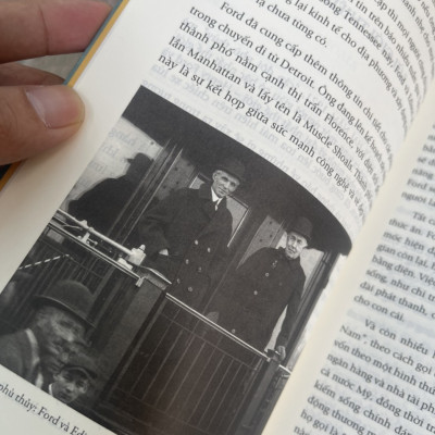 THÀNH PHỐ ĐIỆN - Thomas Hager – Kim Anh dịch – Tân Việt – NXB Dân Trí – Bìa mềm