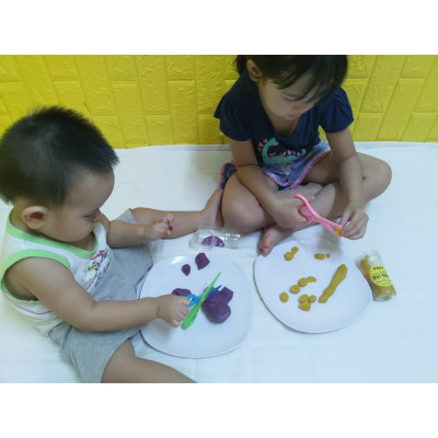 Kéo và Lăn Chuyên Dụng Cắt Bột Nặn Đất Nặn An Toàn (Màu ngẫu nhiên-không bao gồm phụ kiện)