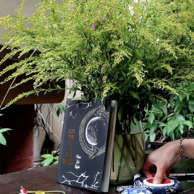 Cơn mưa bên hồ nước bí mật - Phạm Giai Quỳnh