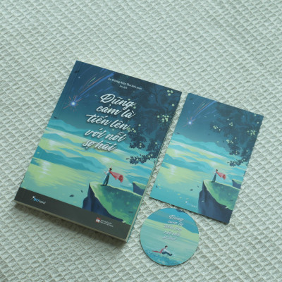 Sách - Dũng Cảm Là Tiến Lên Với Nỗi Sợ Hãi - Tặng Kèm Bookmark + Postcard