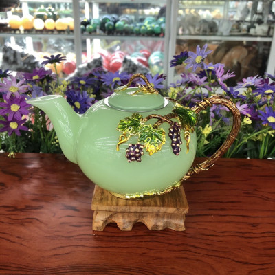 Bộ ấm trà chạm cây nho tím với ly chạm chữ đá ngọc cẩm thạch xanh