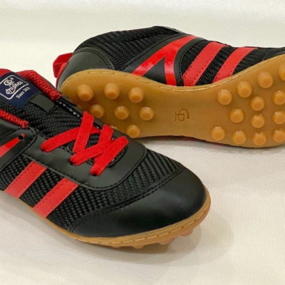 GIÀY ĐÁ BÓNG VẢI CHÍ PHÈO