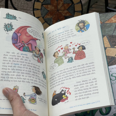 [Sách có in màu minh họa] Combo 2c GIÁO SƯ S – GIÁO SƯ S VÀ ÔNG VUA NGHIỆN GAME – GIÁO SƯ S VÀ CẶP KÍNH NÃO BỊ ĐÁNH CẮP - Erich Scherder - Fred Diks - Mariella van de Brianeek - NXB Kim Đồng