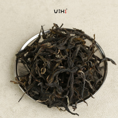 Trà vàng cổ thụ ViXi trà shan tuyết lá rời 1 búp 2 lá hộp 100gr