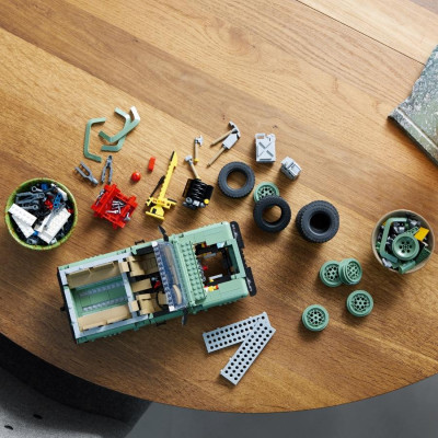 Đồ Chơi Lắp Ráp Xe Land Rover Classic Defender 90 LEGO ADULTS 10317 (2336 chi tiết)