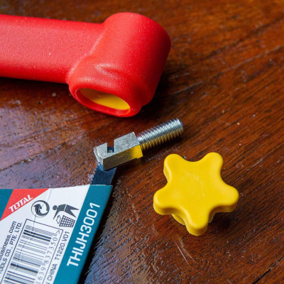 CƯA CẦM TAY CÁCH ĐIỆN TOTAL THIJH3001 - HÀNG CHÍNH HÃNG