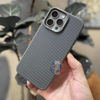 Ốp lưng chống sốc vân carbon fiber cho iPhone 15 Pro Max / 14 Pro Max / 13 Pro Max  hiệu Likgus Defender trang bị viền camera kim loại, cạnh ốp dẻo TPU - Hàng chính hãng