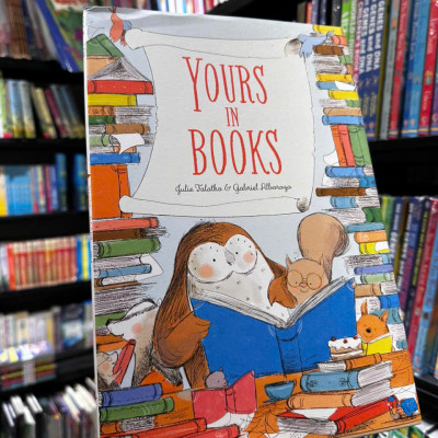 Sách - Yours in Books by Julie Falatko - Sách ngoại văn, sách thiếu nhi tiếng Anh, bìa cứng, nhập khẩu UK