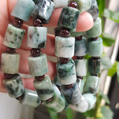 Vòng tay Nam kiểu đá Cẩm thạch tự nhiên xanh ngọt phối bi tròn đậm đẹp Size hạt 12mm dài 14mm hợp nam mệnh thủy mộc hỏa đeo ạ