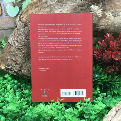 Sách - Em - Liêu Hà Trinh (Kèm Bookmark)