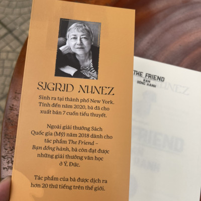 BẠN ĐỒNG HÀNH – FRIEND – GIẢI THƯỞNG NATIONAL BOOK AWARD 2018 – người dịch Cây Cam Ngọt –