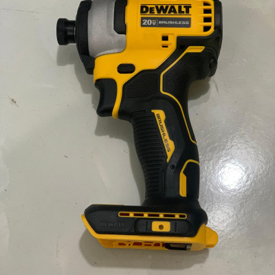 MÁY VẶN VÍT DÙNG PIN CẦM TAY 20VMAX/BL DEWALT DCF809P1- HÀNG CHÍNH HÃNG