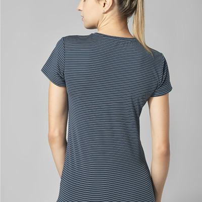 Áo Thể thao BASIC V NECK