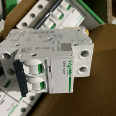 Aptomat MCB A9F74220 Schneider 2P 20A Chính hãng