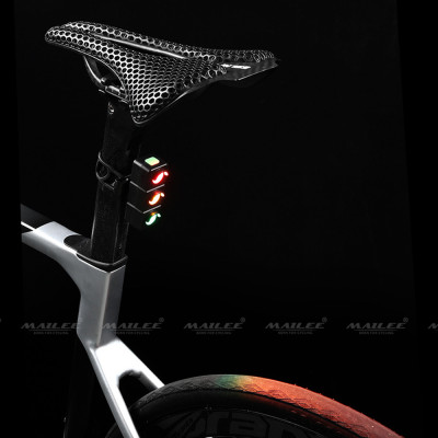 Đèn Đuôi Xe Đạp Ba Màu Giao thông BR-05, Sạc Type-C Pin Bền 480mAh, Cảm biến phanh, Đèn Đạp Xe An Toàn Ban Đêm, Dễ Dùng Cho Người Mới - Mai Lee