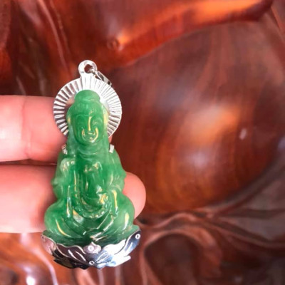 MẶT DÂY CHUYỀN PHẬT QUAN ÂM ĐEO CHUỖI BỌC INOX ĐÁ CẨM THẠCH XANH LÁ ĐỀU TỰ NHIÊN ĐẸP  Size Cao 44mm x Ngang 25mm x Dầy 6mm  NAM NỮ MỆNH MỘC HOẢ THUỶ