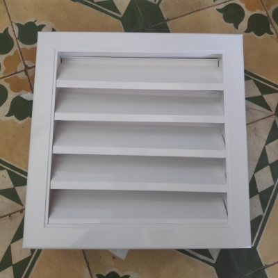 Tấm chắn gió louver 350x350 kèm lưới chắn côn trùng lắp thông gió ngoài trời tránh hắt mưa