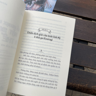 (tặng bookmark và postcard) DÃ NGOẠI NƠI MẶT SAU CỦA THẾ GIỚI (tập 2) – Iori Miyazawa và Shirakaba minh họa – Thanh Trà dịch – Nhã Nam – NXB Hà Nội (bìa mềm)