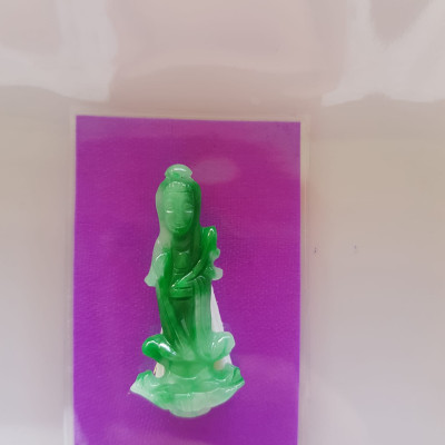 Mặt dây chuyền Nữ Phật Quan Âm Mới Sịn Đứng Đài Sen Đá cẩm thạch tự nhiên đẹp Size Cao 37mm x ngang 16mm x dầy 4mm Màu Xanh Lý đậm lam trắng đài sen nữ Bọc Vàng đeo đẹp ạ