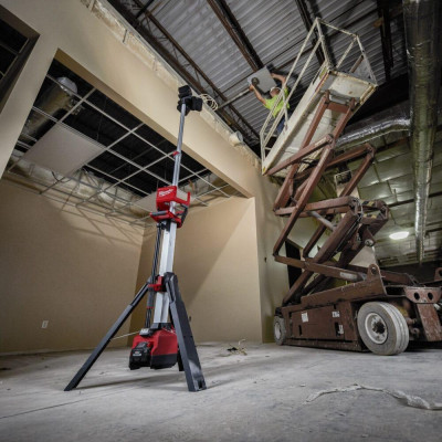 ĐÈN LED CÔNG SUẤT CAO PIN MILWAUKEE M18 HOSALC - HÀNG CHÍNH HÃNG