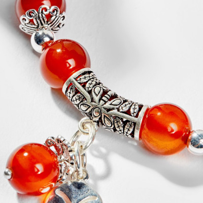 Vòng Tay Phong Thủy Nữ Đá Mã Não Đỏ Phối Charm Cung Hoàng Đạo Kim Ngưu (8mm) Mệnh Hỏa, Thổ Ngọc Quý Gemstones