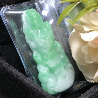 Mặt Phật Bà đứng Cẩm Thạch xanh trắng lí