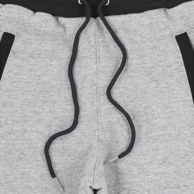 Quần jogger nữ 1 sọc dọc, hai túi trước có khóa kéo chống rớt đồ, bo lưng thun phù hợp nhiều cỡ bụng Phúc An 3017