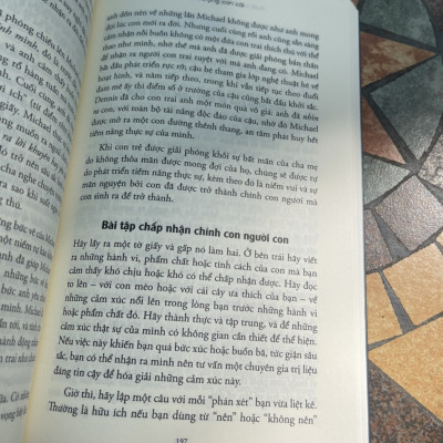 NUÔI CON BẰNG TRÁI TIM TỈNH THỨC - Susan Stiffelman – Quế Chi dịch - Thiện Tri Thức 