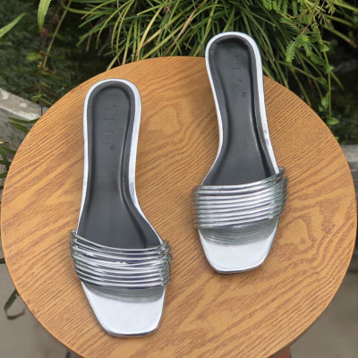 Guốc nữ cao gót hot trend  trẻ trung năng động 21224