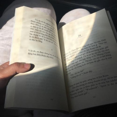 Sách - Lắng nghe gió hát (TB 2023) (Nhã Nam HCM)