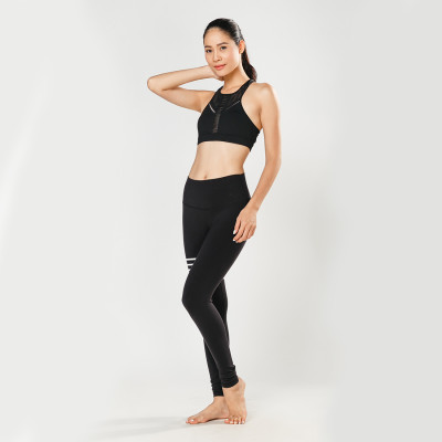 Quần Thể Thao Nữ Just Feel Free In Sọc 